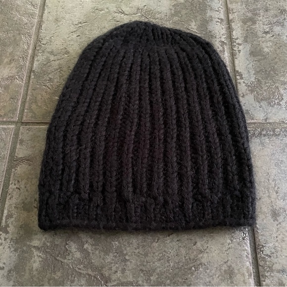 United Colors Of Benetton Accessories - United Colors Of Benetton Black Beanie Hat . Stylish . New